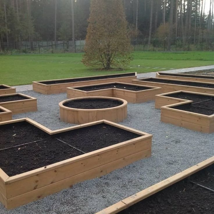 14 Smart Raised Garden Beds Layouts for Optimal Vegetable Growth - Functional and Beautiful: Practical Design