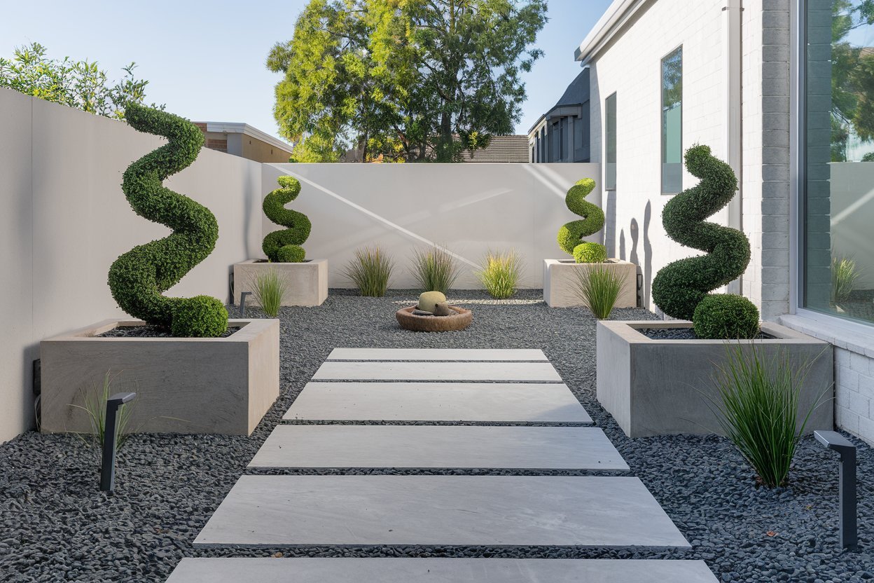 20 Low Maintenance Front Yard Landscape Design Ideas to Enhance Curb Appeal