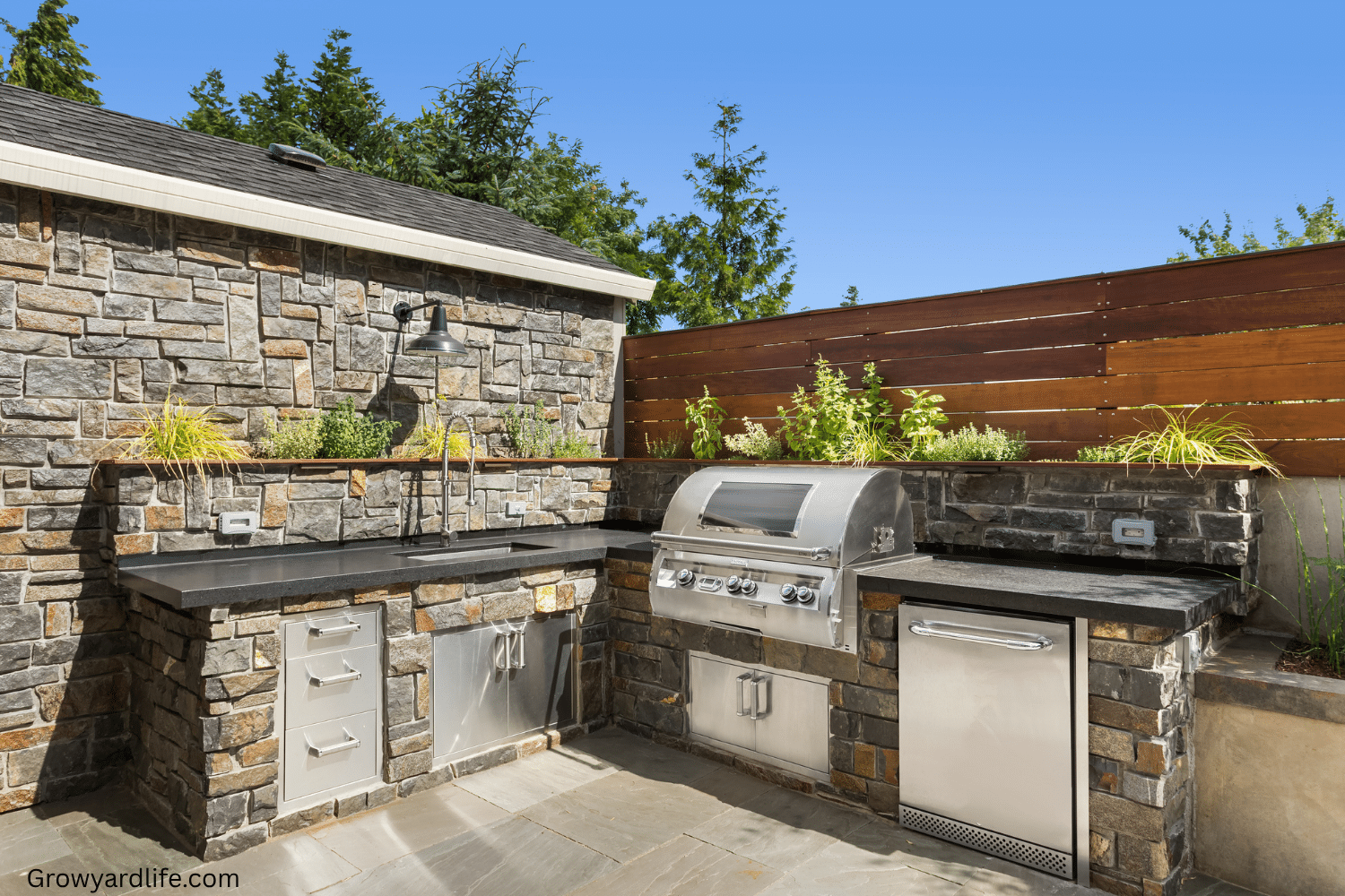 21 Stunning Outdoor Kitchens